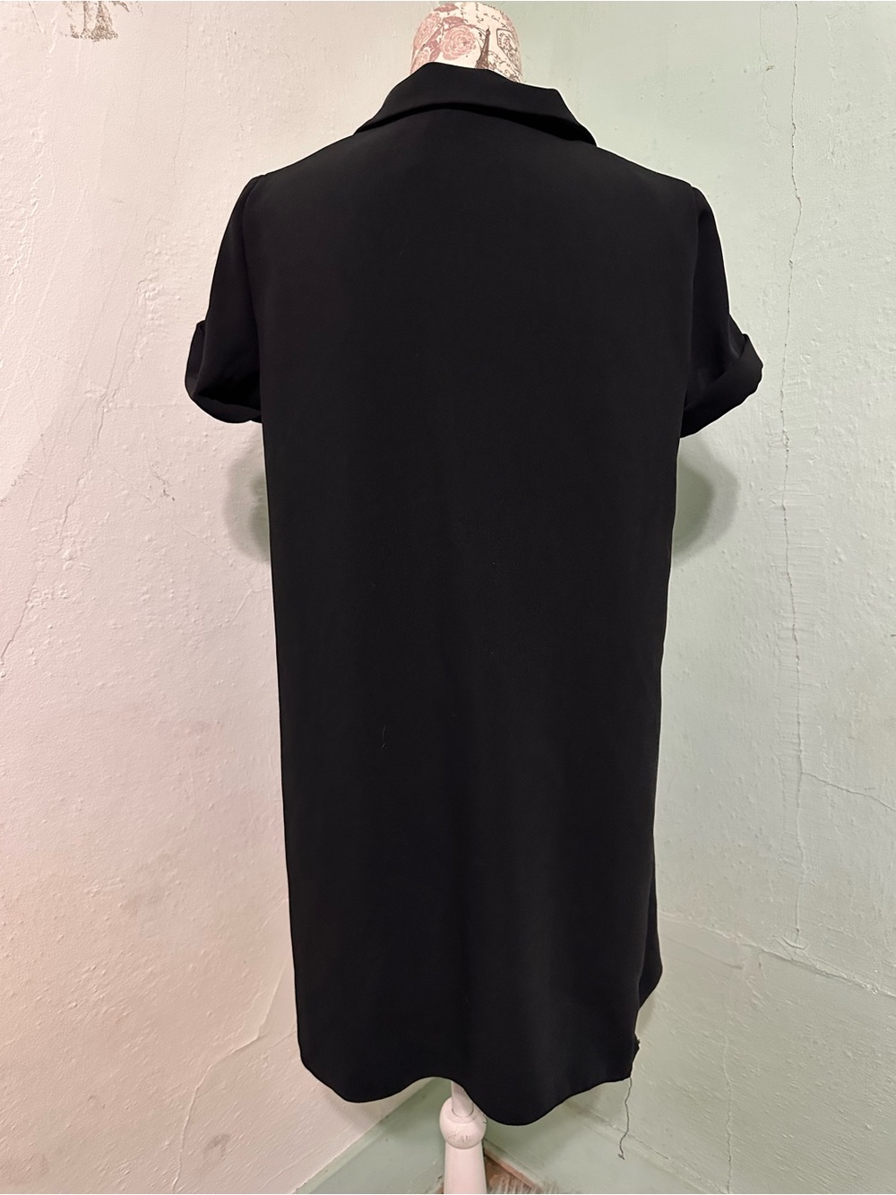 Zara Classic Black Short-Sleeve V-Neck Dress medium flowy front buttons unlined - Picture 4 of 6